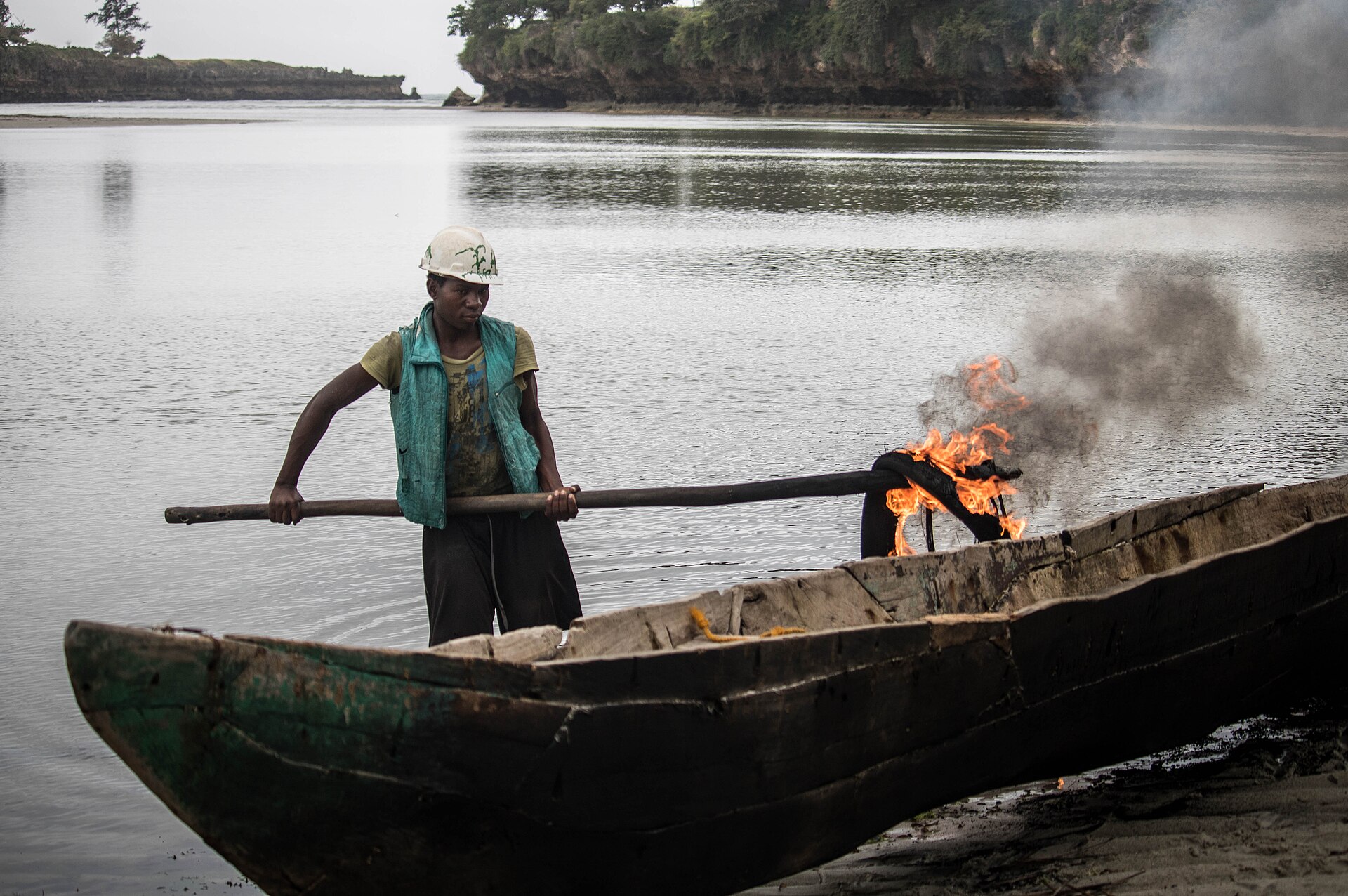 Fishing the tide — traditional gear and the uzio trap